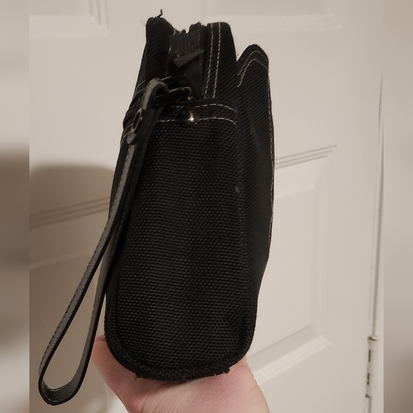 Marie Claire Cosmetic Wristlet Pouch Black 10" X 7. 5" - Picture 3 of 10